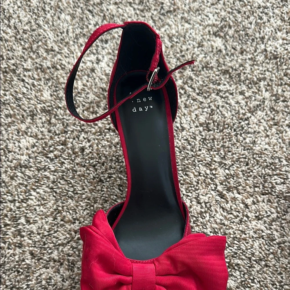 Brand NEW Grace Bow Pumps with Memory Foam - Picture 8 of 8